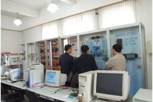 2005年12月欧姆龙公司对协会进行参观访问